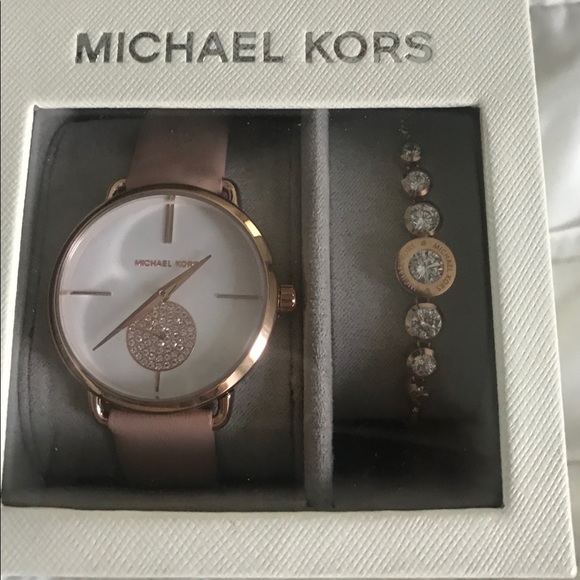 Michael Kors watch - Picture 1 of 3